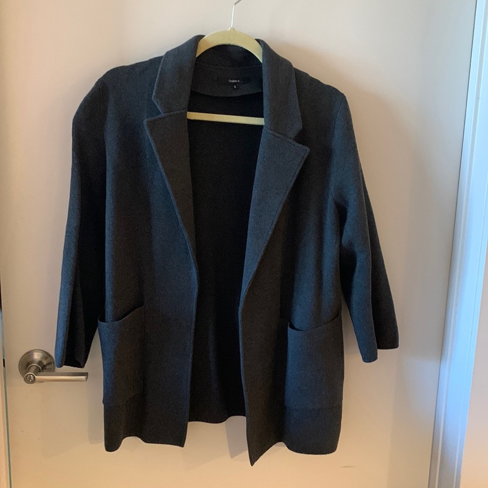 Quince knit blazer in EUC.